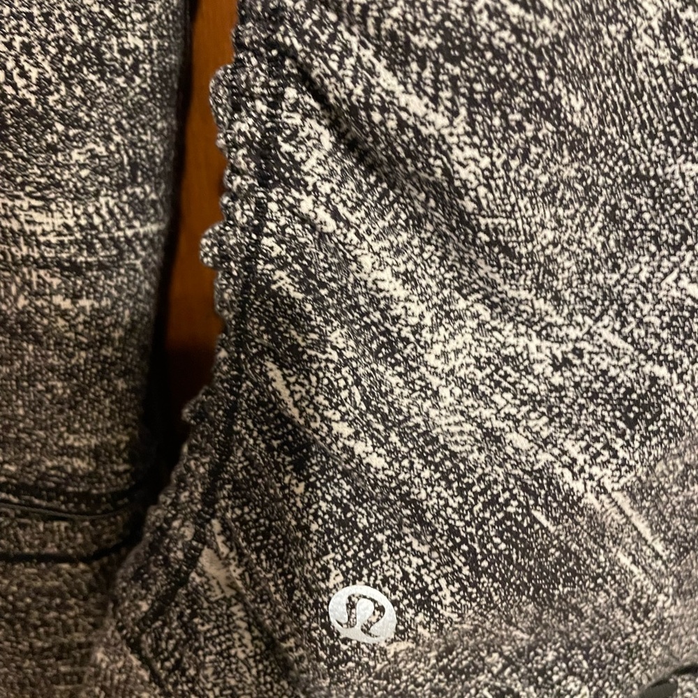 Lululemon pullover - Picture 6 of 6